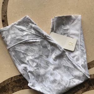 Lululemon train times crop